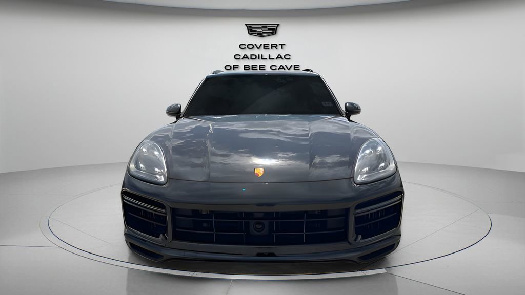 Used 2023 Porsche Cayenne Turbo S image 4