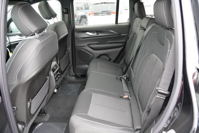 New 2025 Jeep Grand Cherokee Laredo X w/ Luxury Tech Group I image 11