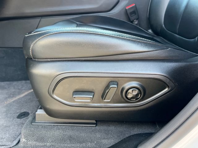 Used 2024 Jeep Grand Cherokee L Limited w/ Black Appearance Package image 13