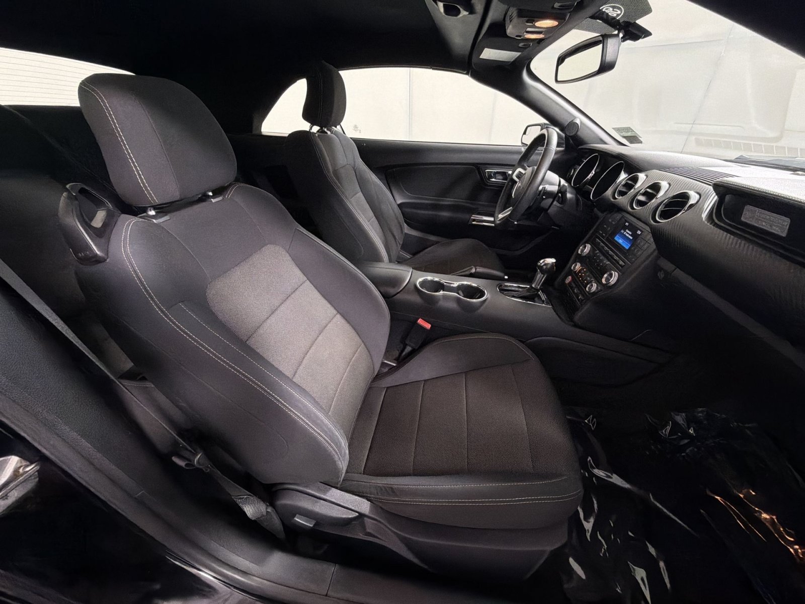Used 2016 Ford Mustang Convertible RWD image 24