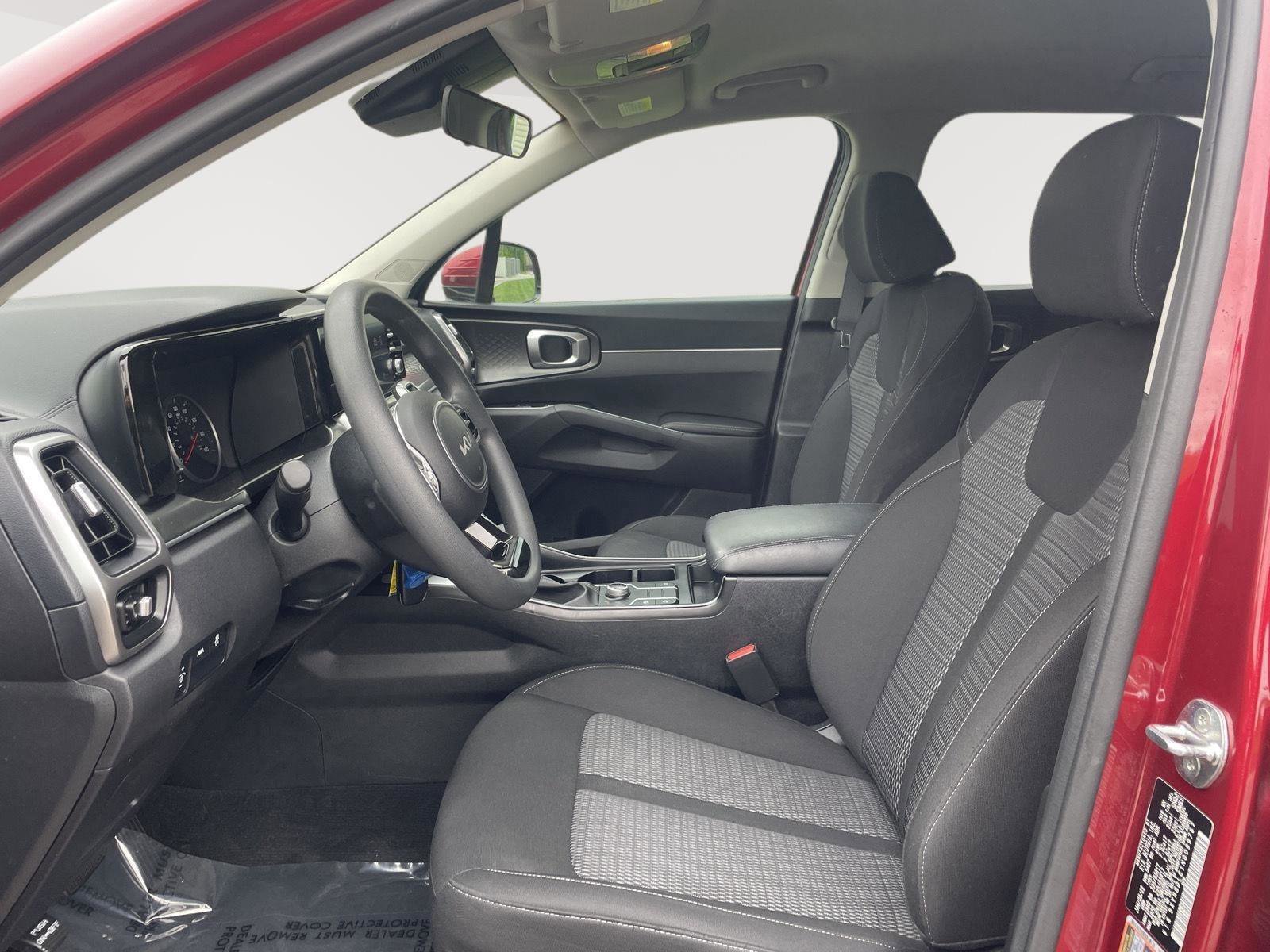 Used 2022 Kia Sorento LX AWD/4WD image 21