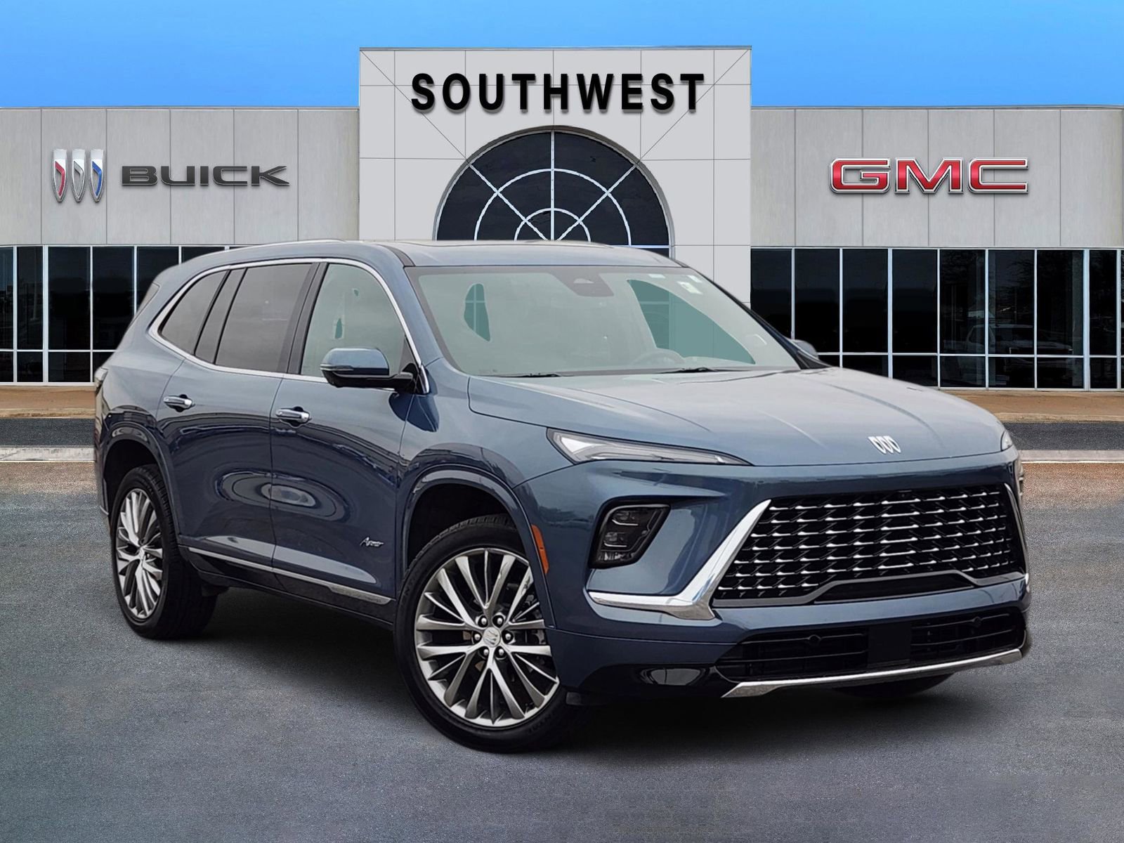 Used 2025 Buick Enclave Avenir w/ Trailering Package, 5000 lbs. image 1