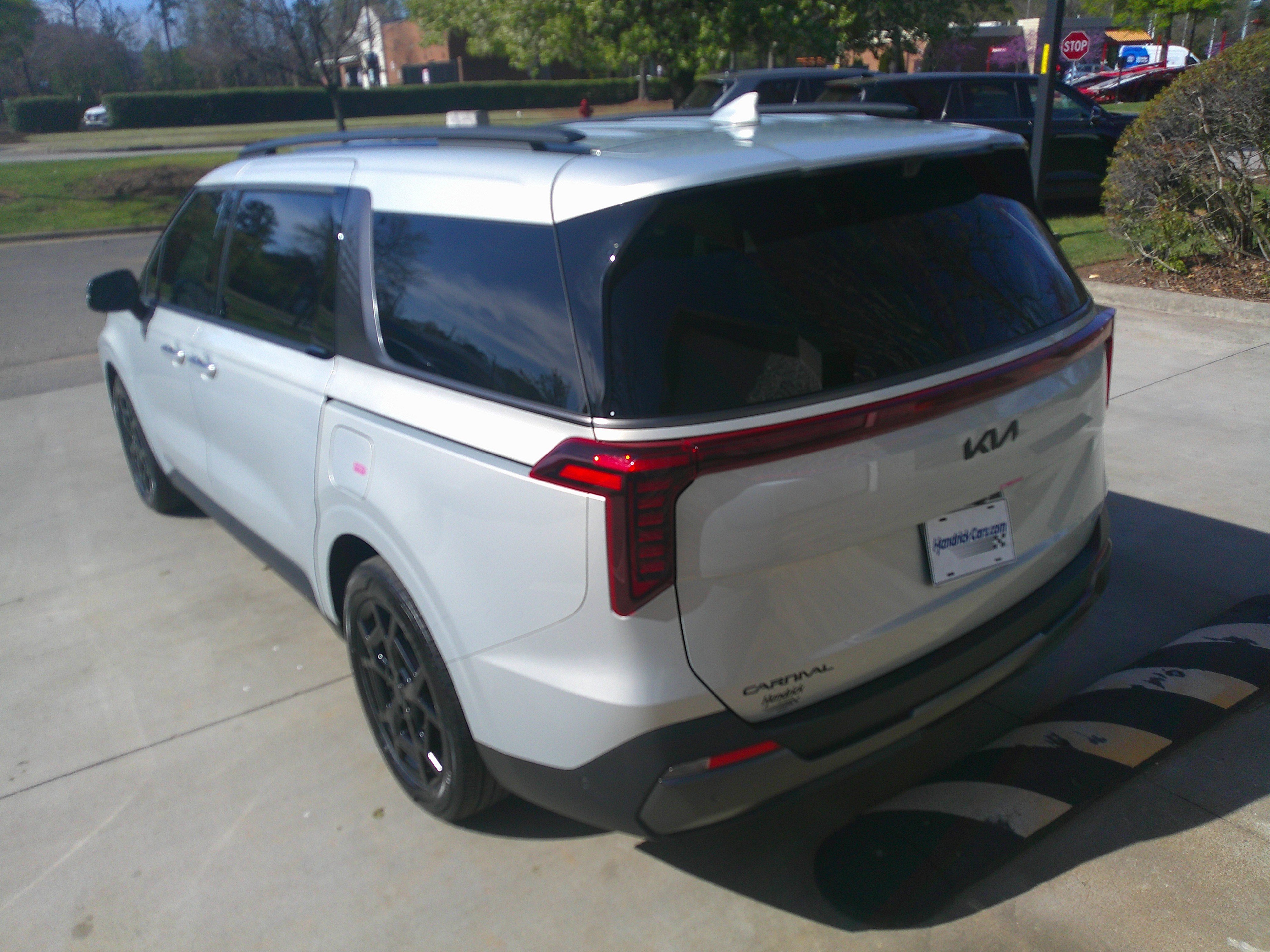 Used 2025 Kia Carnival SX Prestige image 10