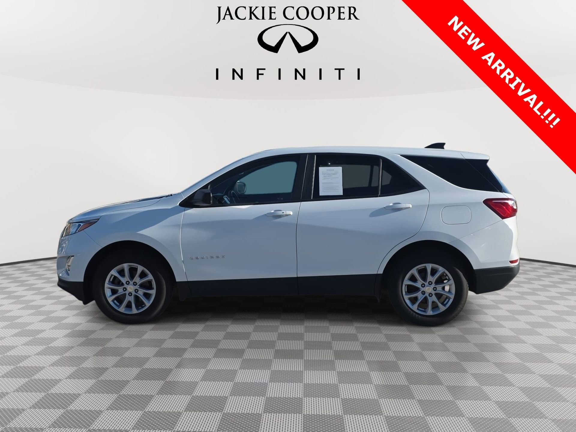 Used 2020 Chevrolet Equinox LS w/ LS Convenience Package image 8