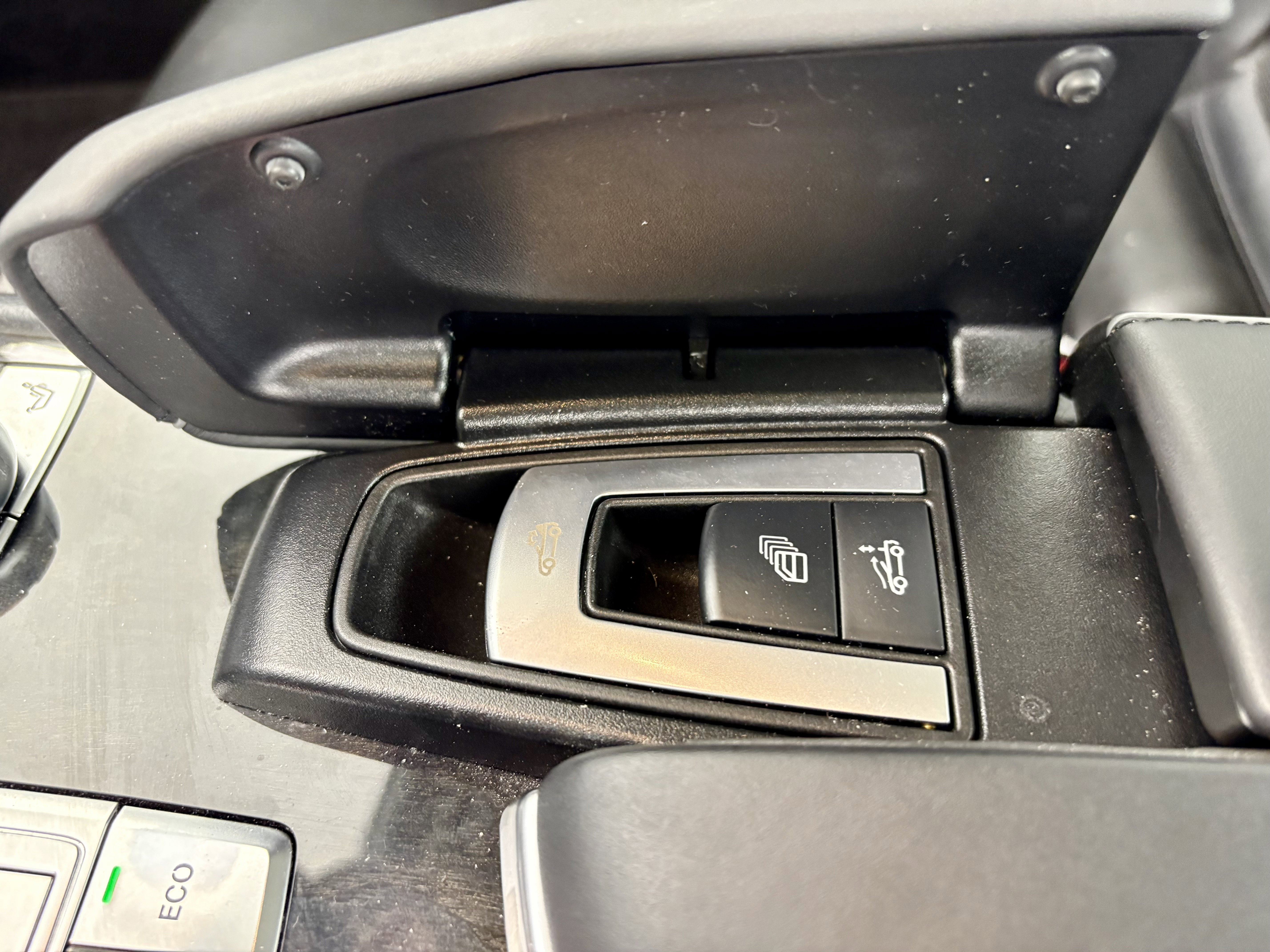 Used 2013 Mercedes-Benz SL 550 image 21