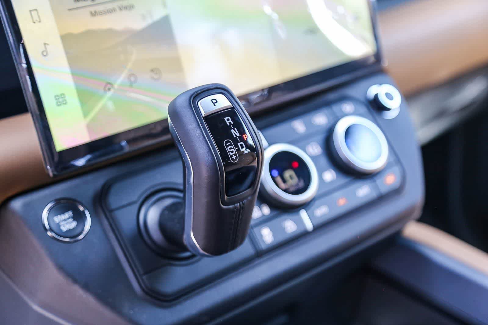 New 2026 Land Rover Defender 130 X-Dynamic SE AWD/4WD image 22
