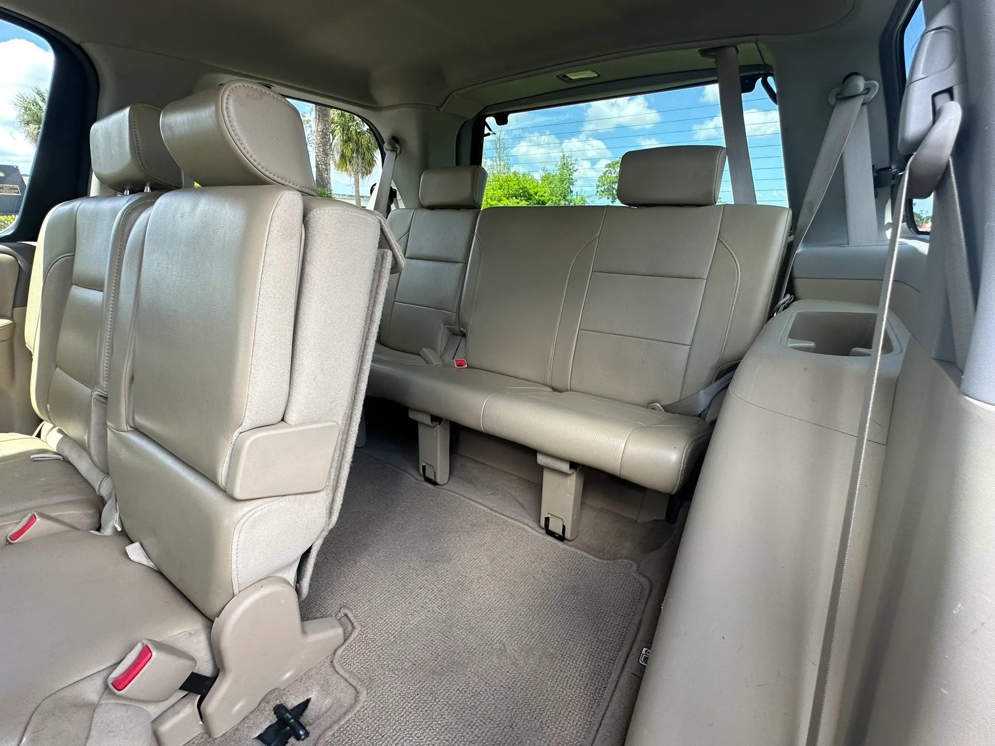 Used 2011 Nissan Armada SL image 25