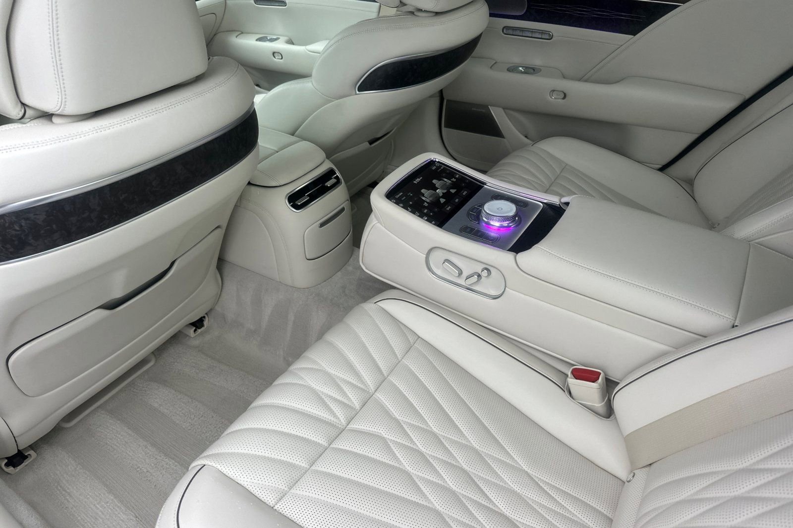 Used 2023 Genesis G90 3.5T image 13