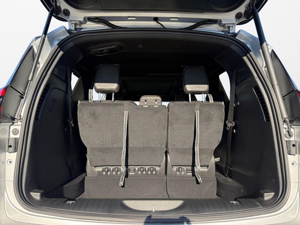 New 2026 Chrysler Pacifica Limited image 18