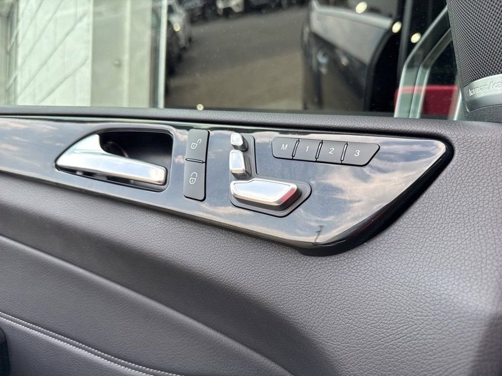 Used 2018 Mercedes-Benz GLS 450 4MATIC image 29
