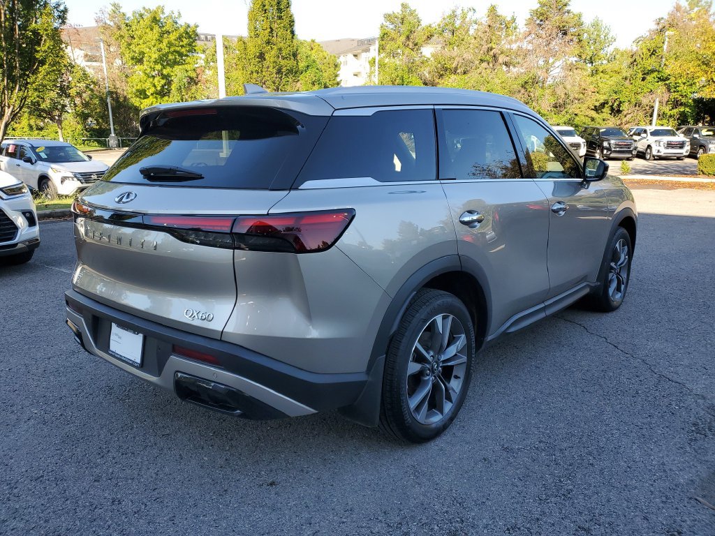 Used 2024 INFINITI QX60 Luxe w/ Vision Package FWD image 4