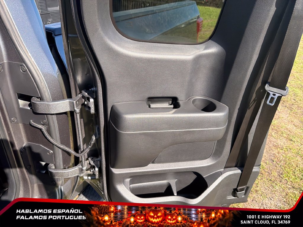 Used 2017 Nissan Titan SV RWD image 25