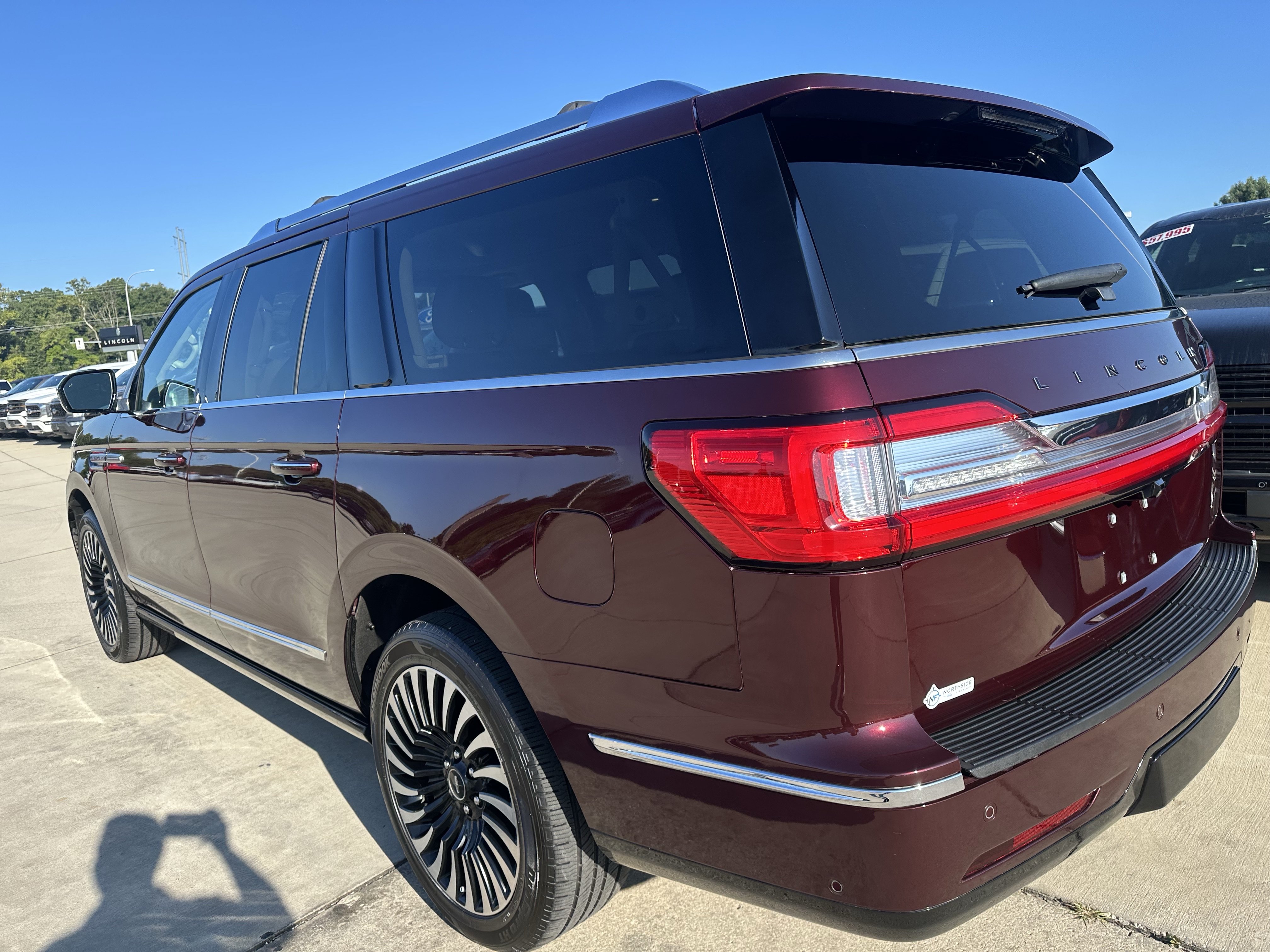 Used 2021 Lincoln Navigator L Black Label w/ Cargo Convenience Package AWD/4WD image 7