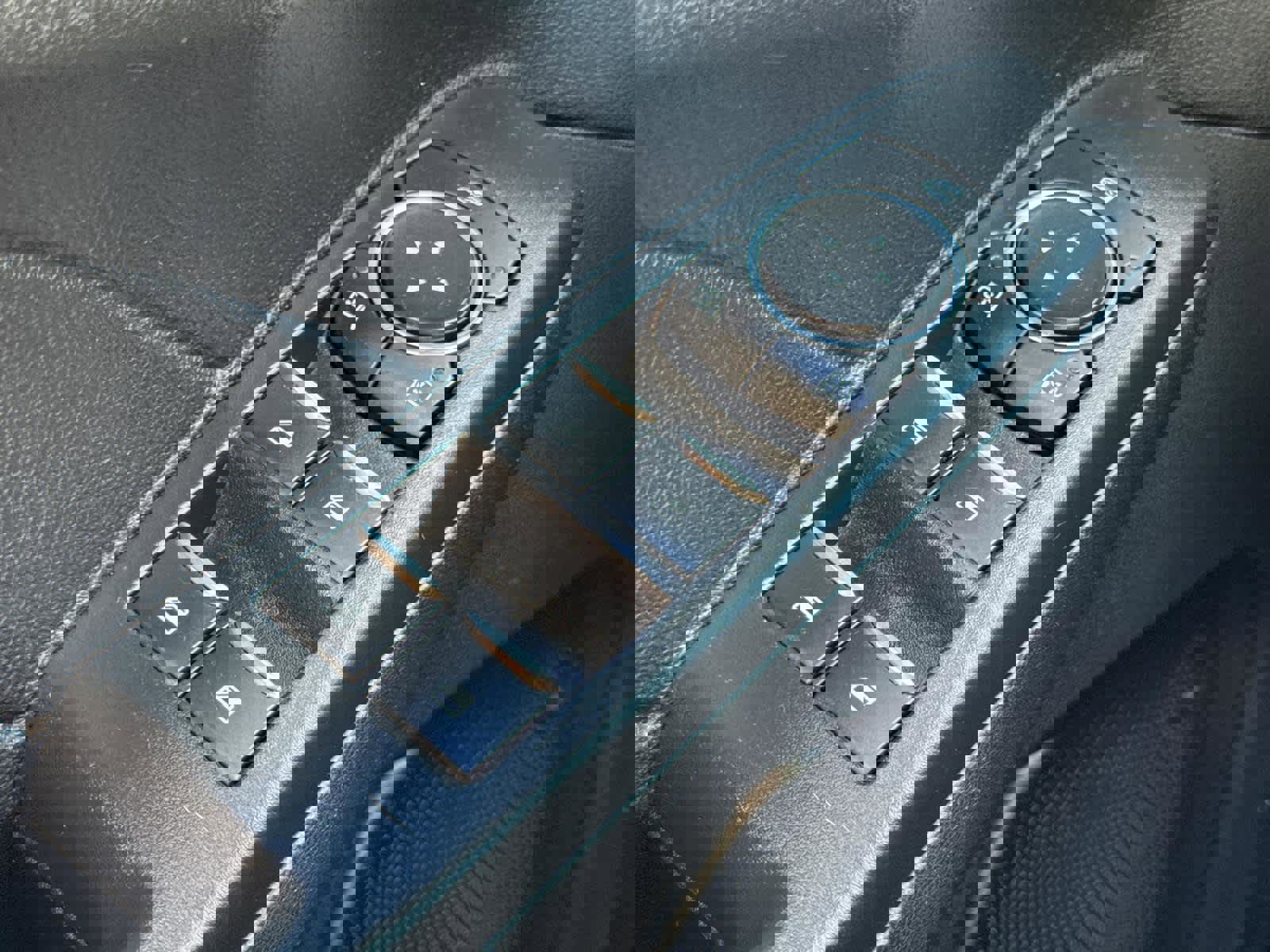 Used 2022 Ford Escape SE image 24