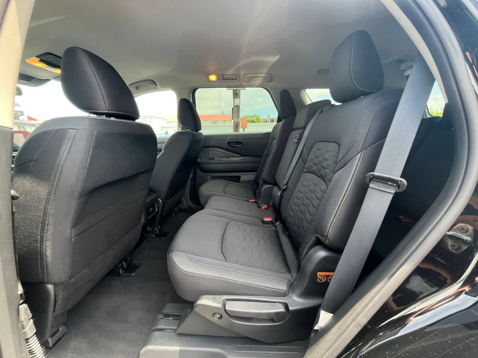 Used 2025 Nissan Pathfinder SV AWD/4WD image 27