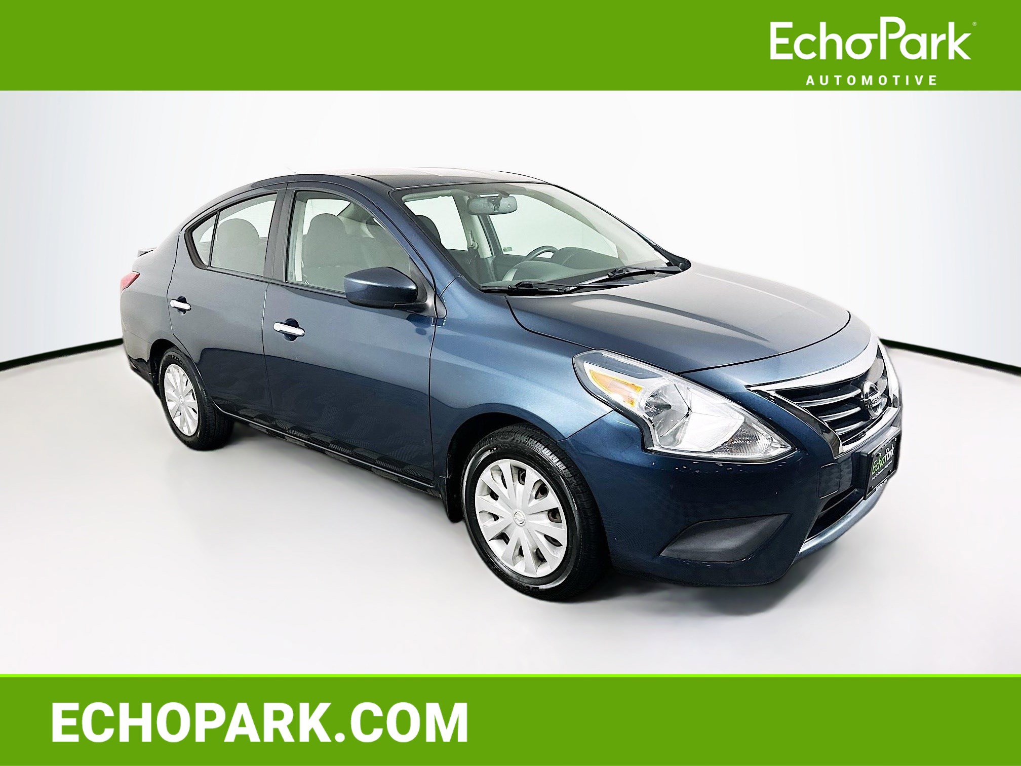 Used 2015 Nissan Versa SV image 1