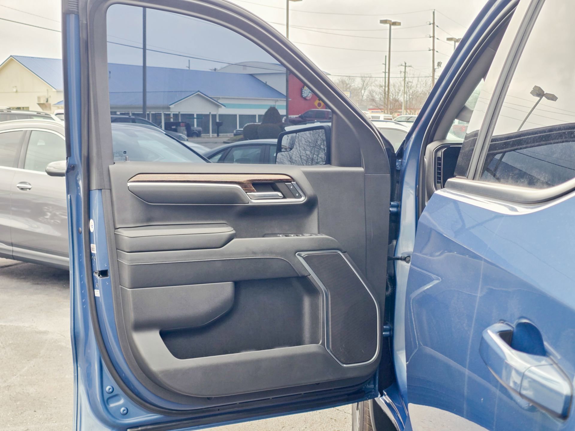 Used 2024 GMC Sierra 1500 Elevation image 23