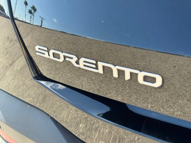 Used 2025 Kia Sorento S FWD image 9