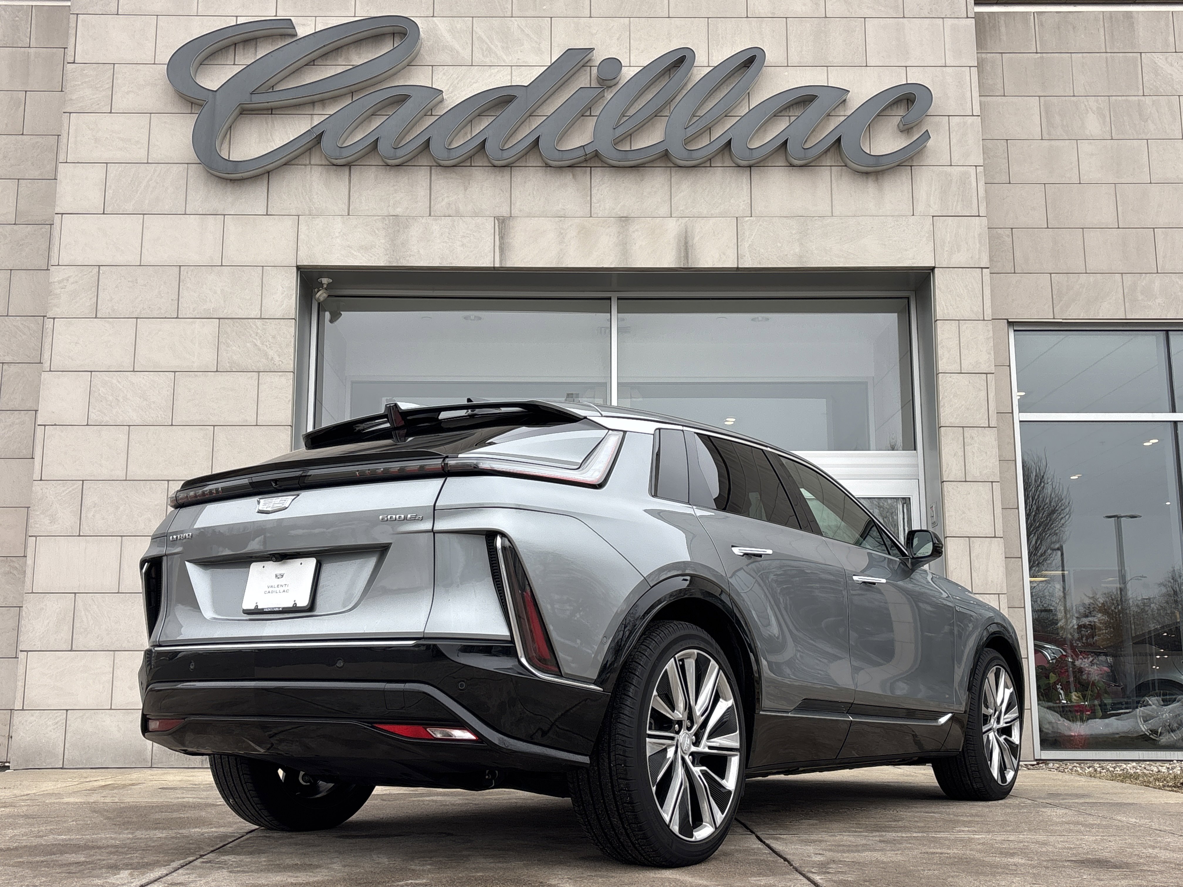 Used 2024 Cadillac Lyriq Luxury w/ LPO, Floor Liner Package image 4