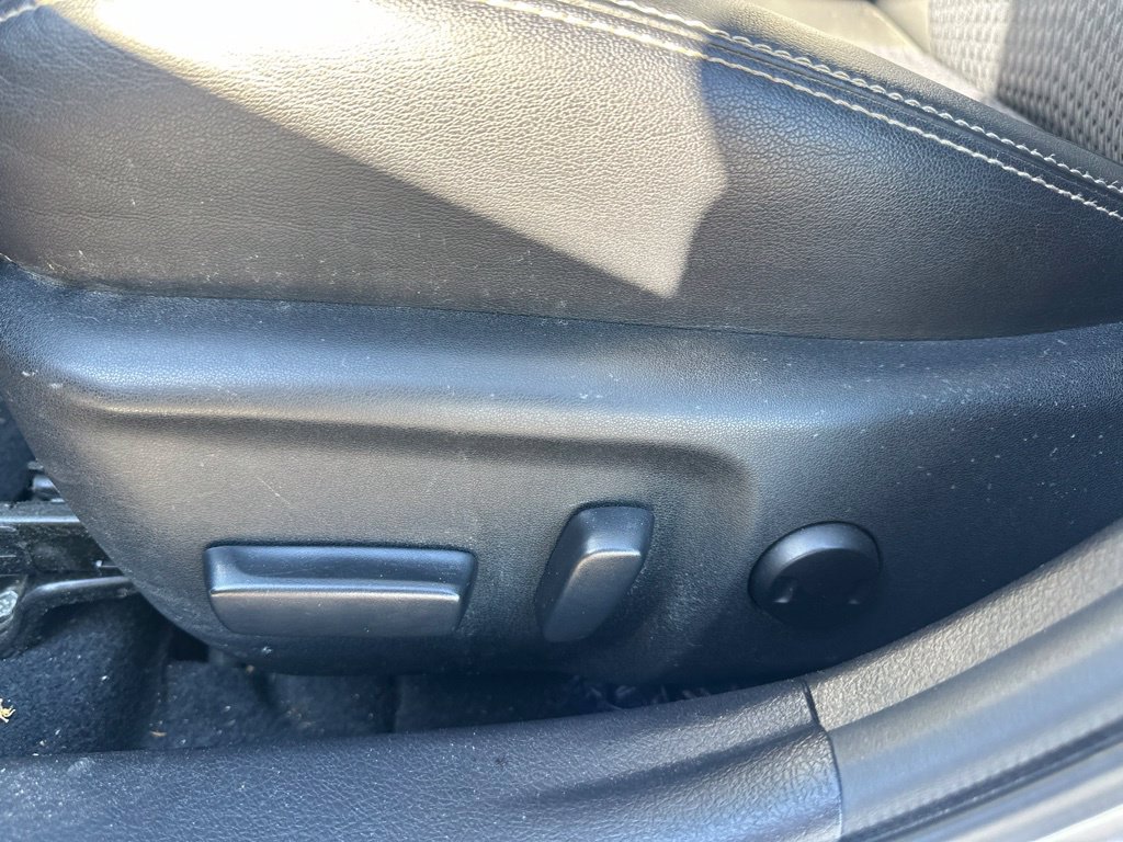 Used 2012 Toyota Camry SE FWD image 16