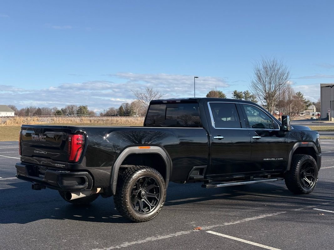 Used 2025 GMC Sierra 2500 Denali image 8
