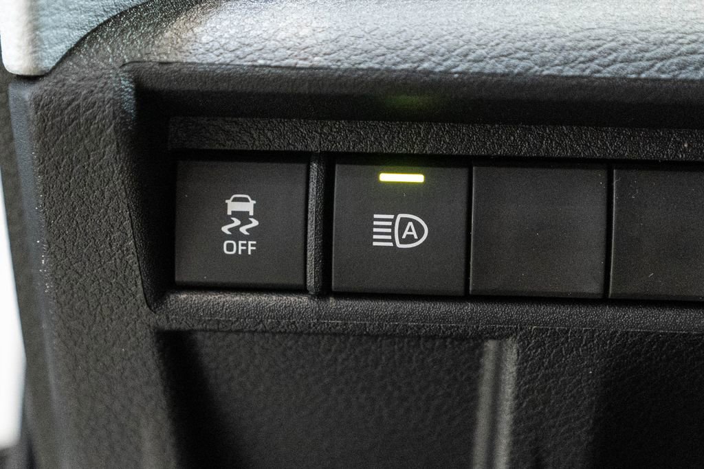 New 2026 Toyota Sienna XLE FWD image 24