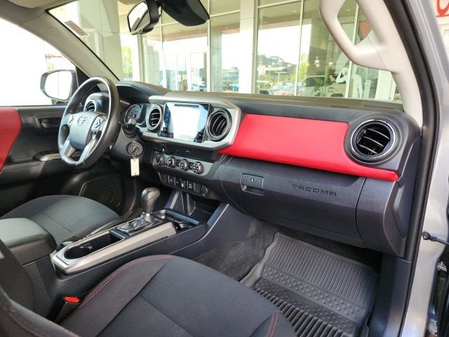 Certified 2019 Toyota Tacoma SR5 AWD/4WD image 24
