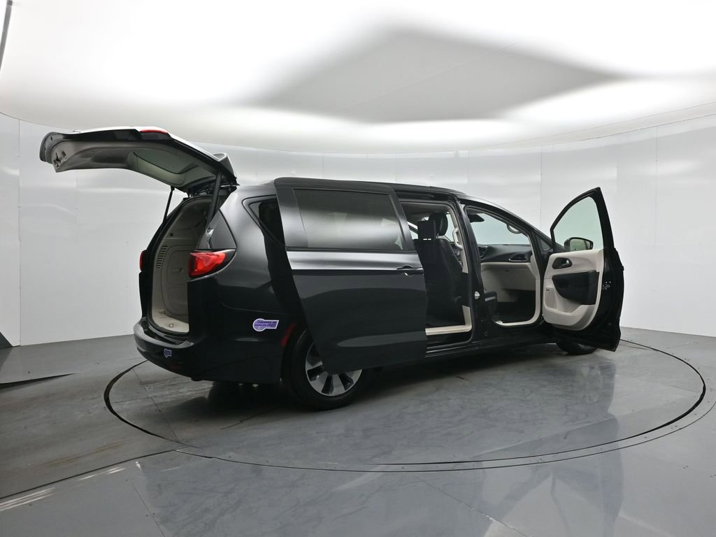 Used 2018 Chrysler Pacifica Limited w/ Advanced Safetytec Group image 6