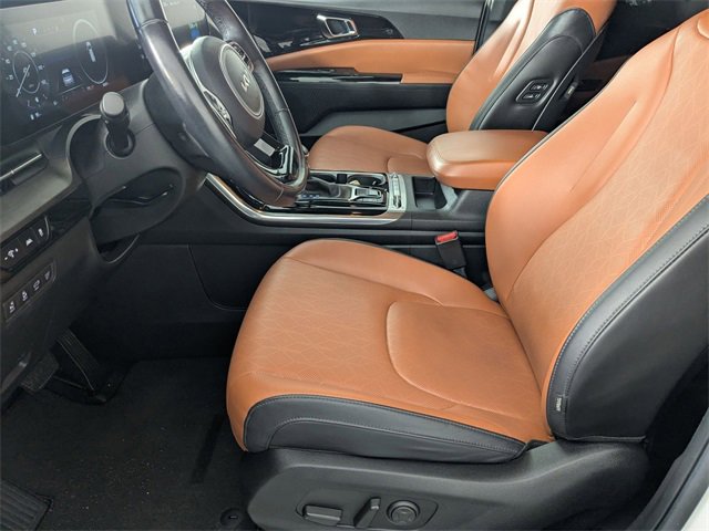 Used 2023 Kia Carnival SX image 13
