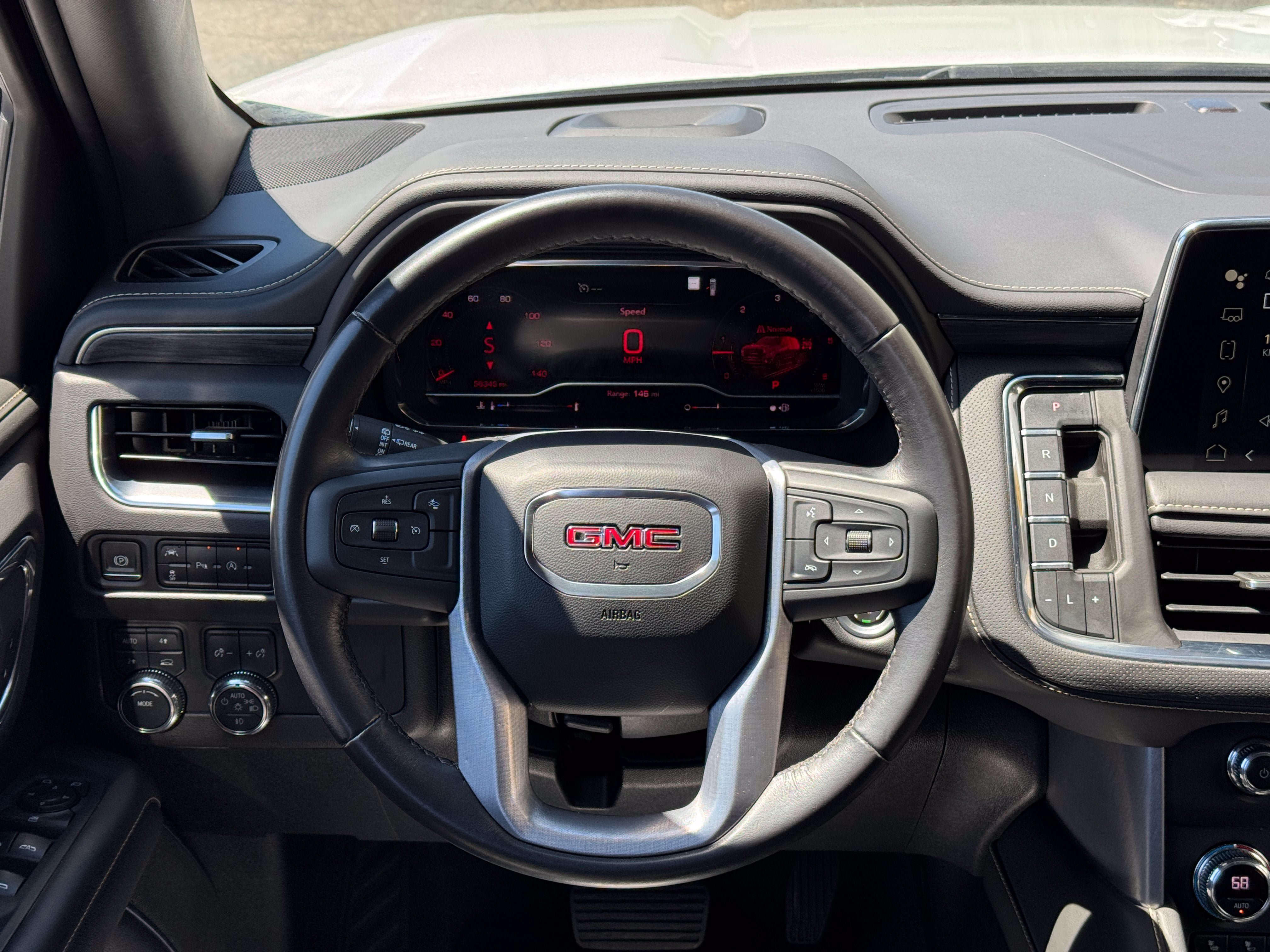 Used 2023 GMC Yukon SLT AWD/4WD image 10