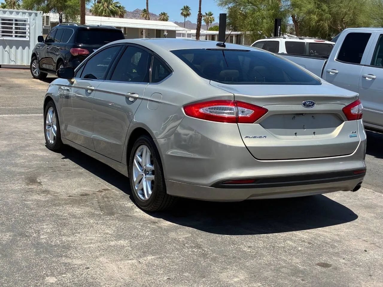 Used 2015 Ford Fusion SE FWD image 5