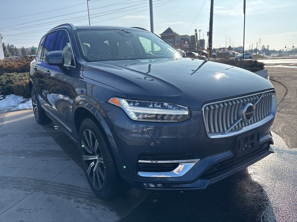Certified 2023 Volvo XC90 B5 Plus image 4