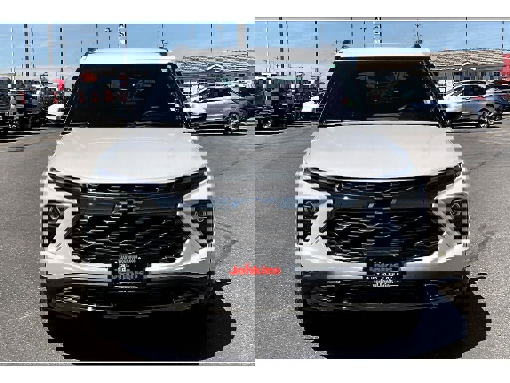 Used 2025 Chevrolet TrailBlazer ACTIV w/ Convenience Package image 3