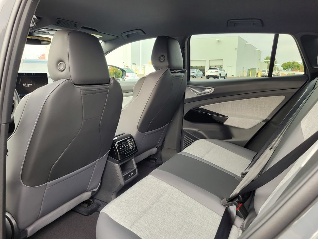 New 2026 Volkswagen ID.4 Pro RWD image 14