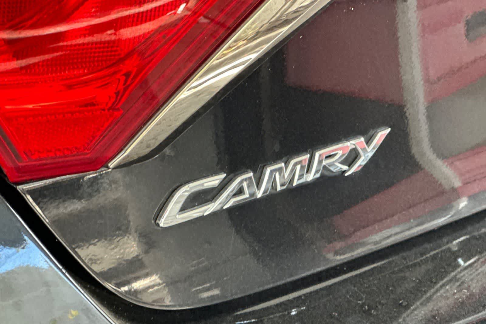 Used 2016 Toyota Camry SE FWD image 16