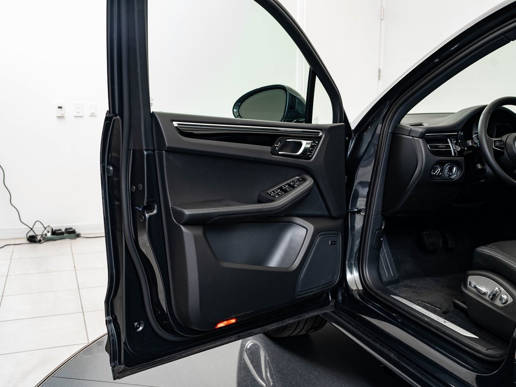 Certified 2024 Porsche Macan S image 28