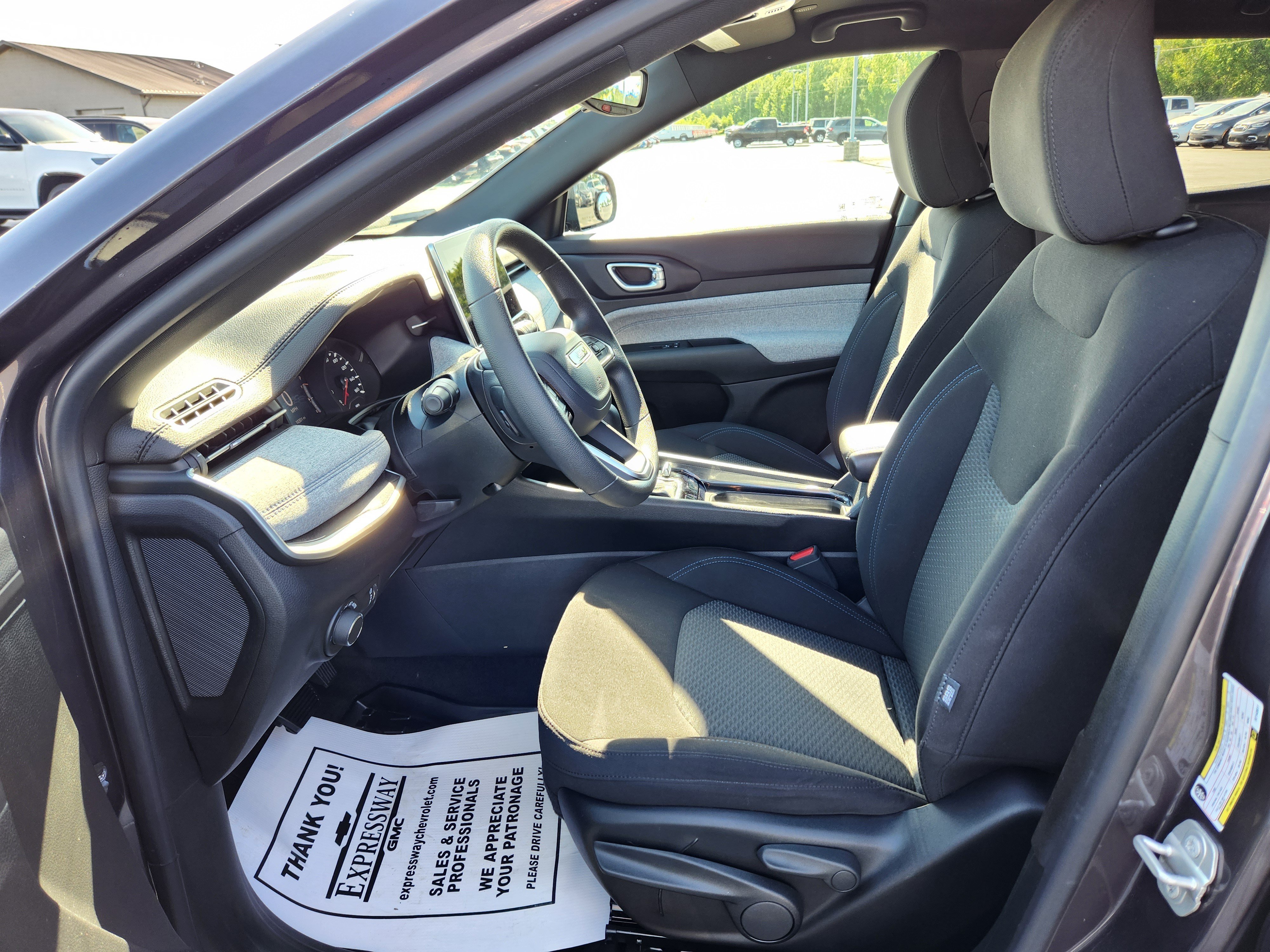 Used 2024 Jeep Compass Sport AWD/4WD image 12