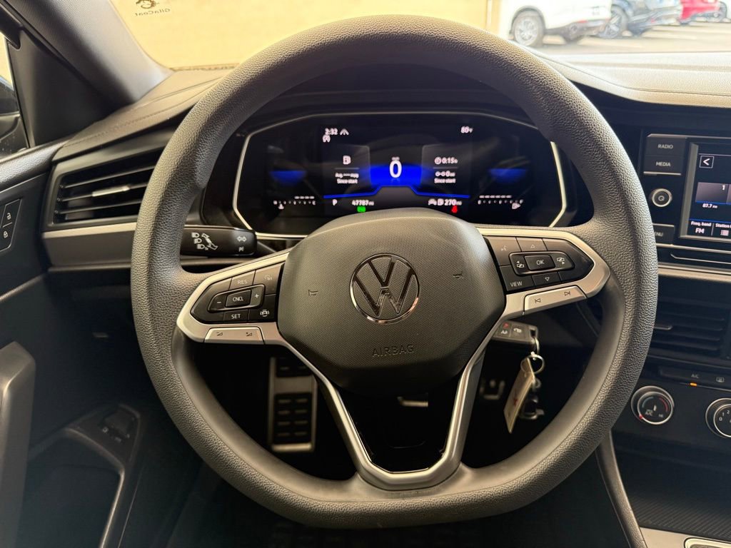 Used 2023 Volkswagen Jetta Sport image 25