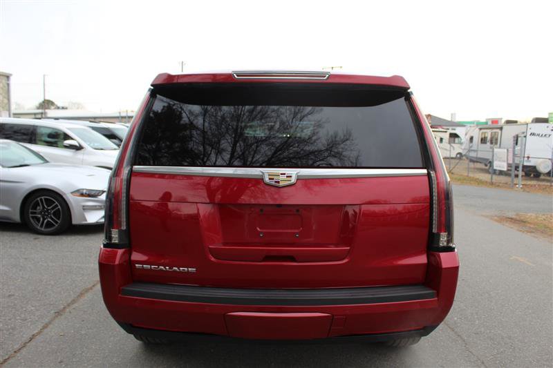 Used 2015 Cadillac Escalade Luxury image 6