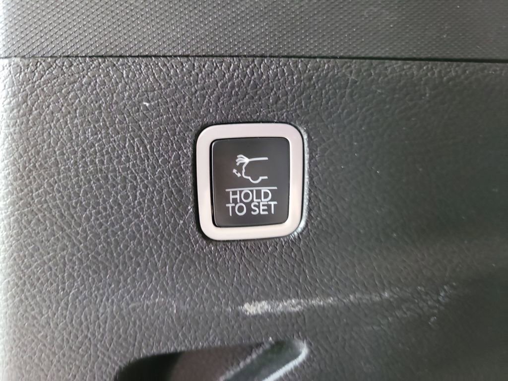 Used 2024 Jeep Grand Wagoneer L Series II w/ Quick Order Packagew 28T image 12