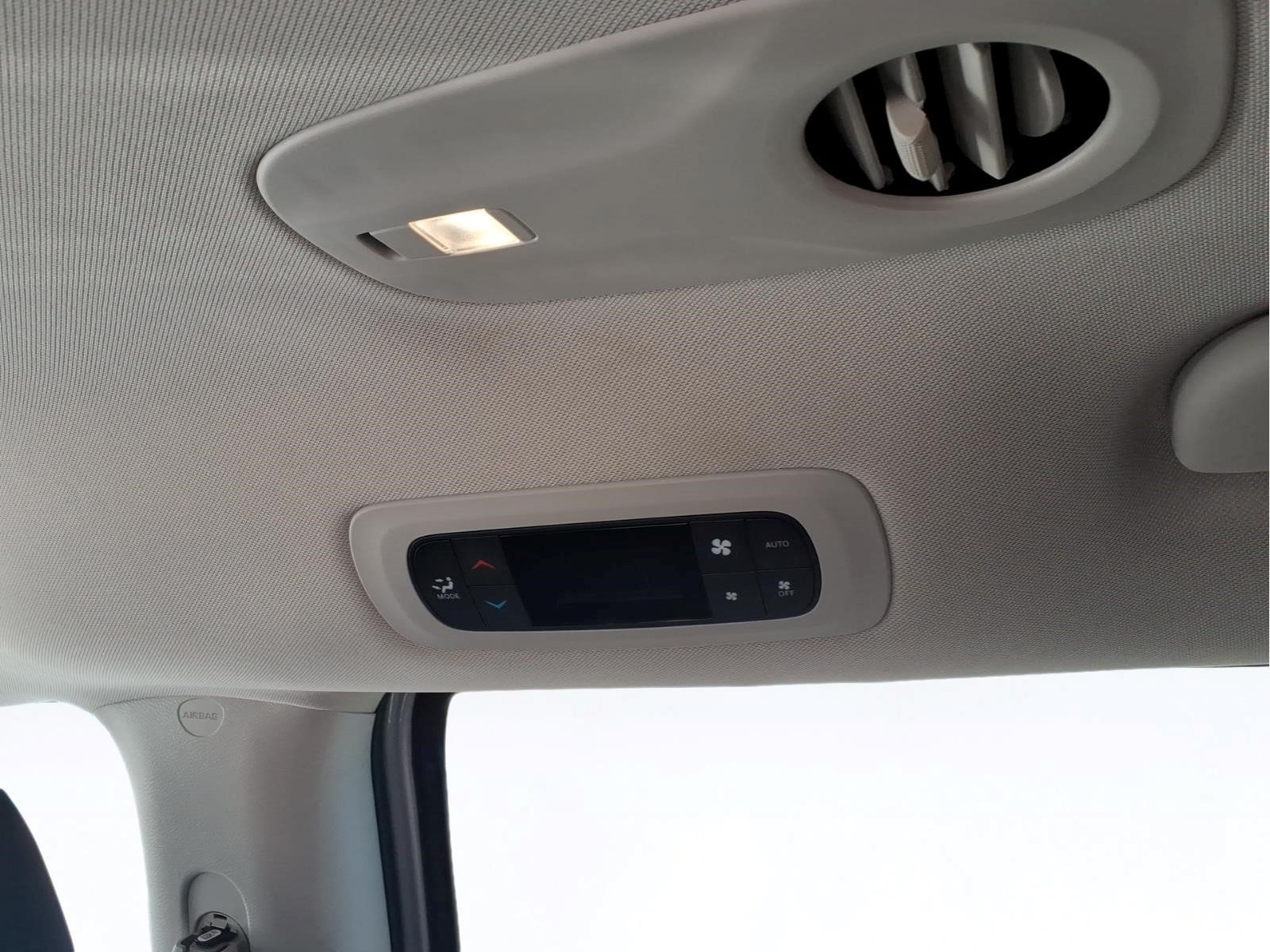 Used 2024 Chrysler Pacifica Touring-L FWD image 27