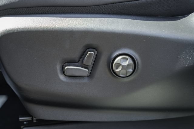 New 2027 Chrysler Pacifica Select FWD image 44