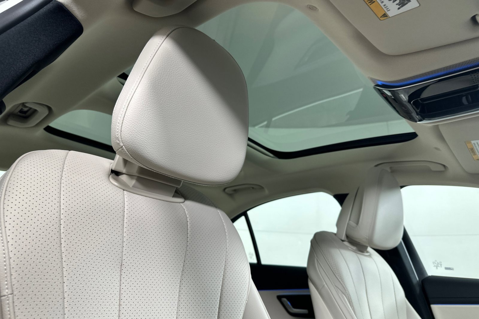 Used 2025 Mercedes-Benz E 350 Sedan image 15