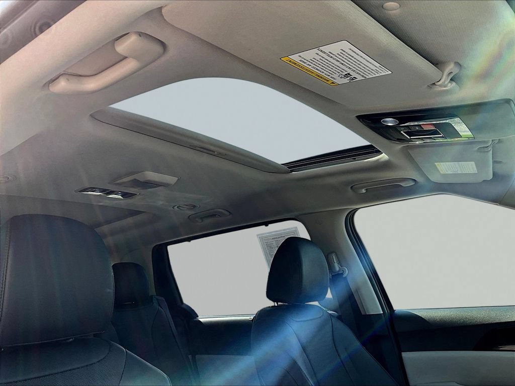 Used 2023 Kia Carnival SX Prestige FWD image 30