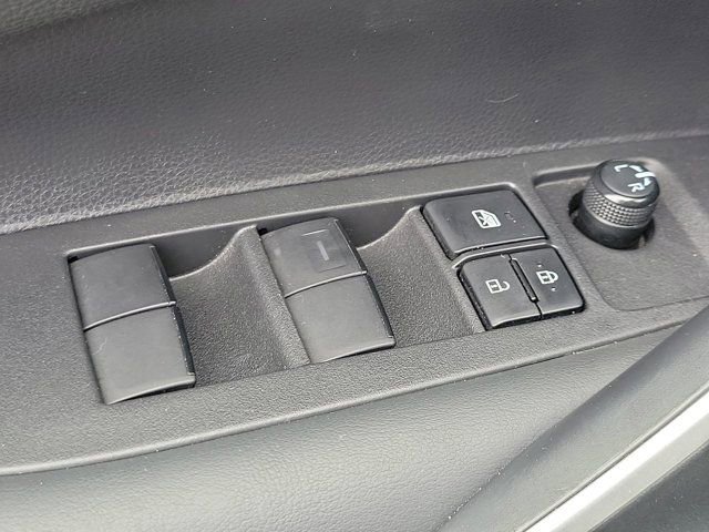 Used 2023 Toyota Corolla SE image 29