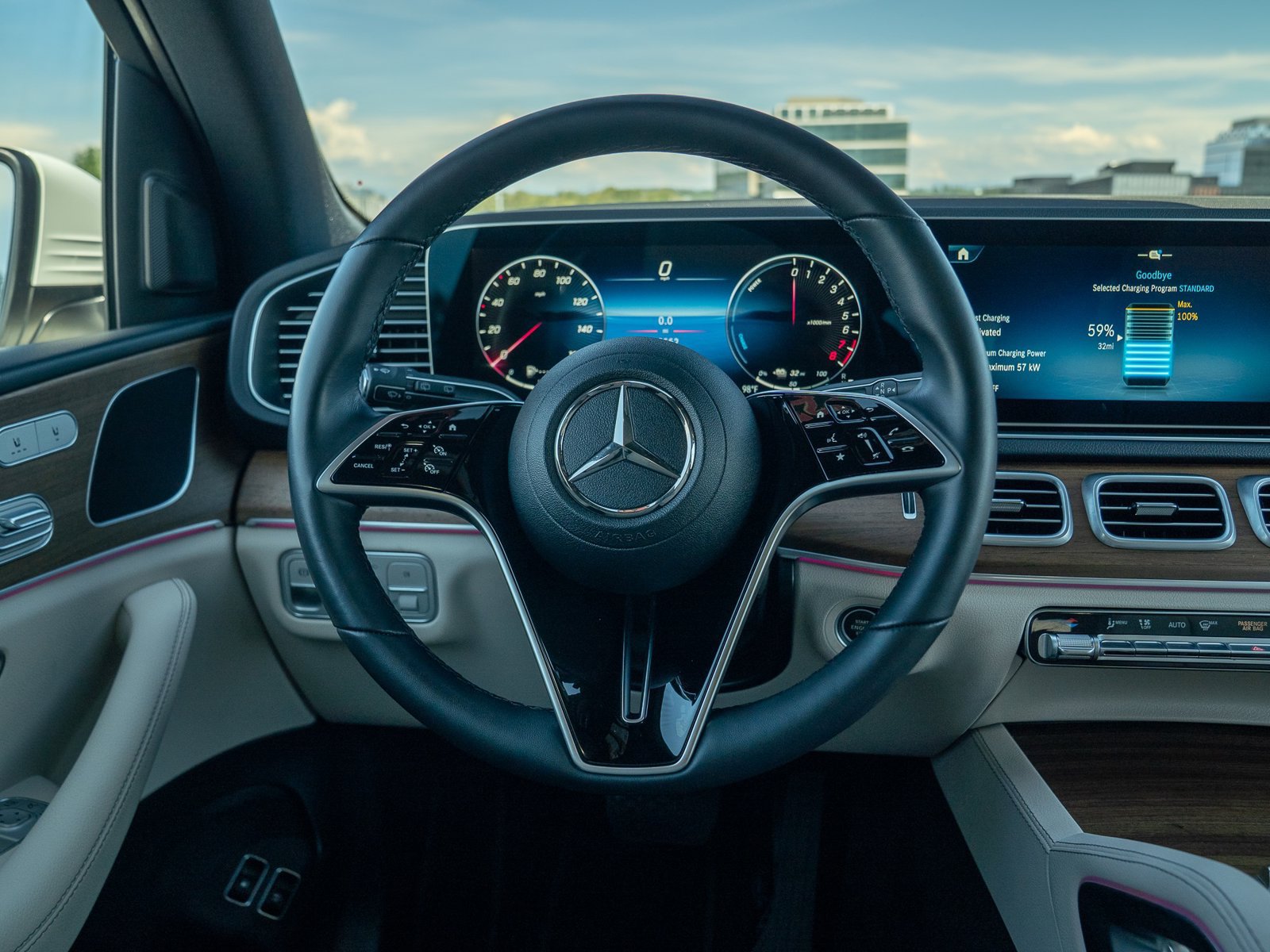 Certified 2025 Mercedes-Benz GLE 450e 4MATIC w/ Winter Package image 22