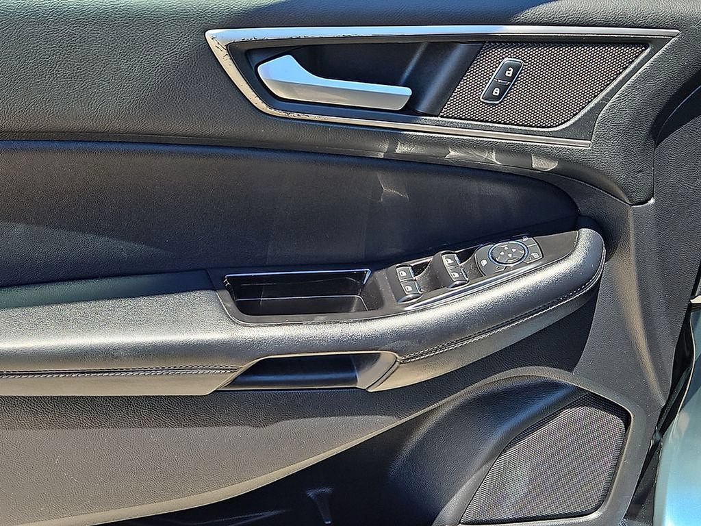 Used 2016 Ford Edge SEL w/ Equipment Group 201A FWD image 22