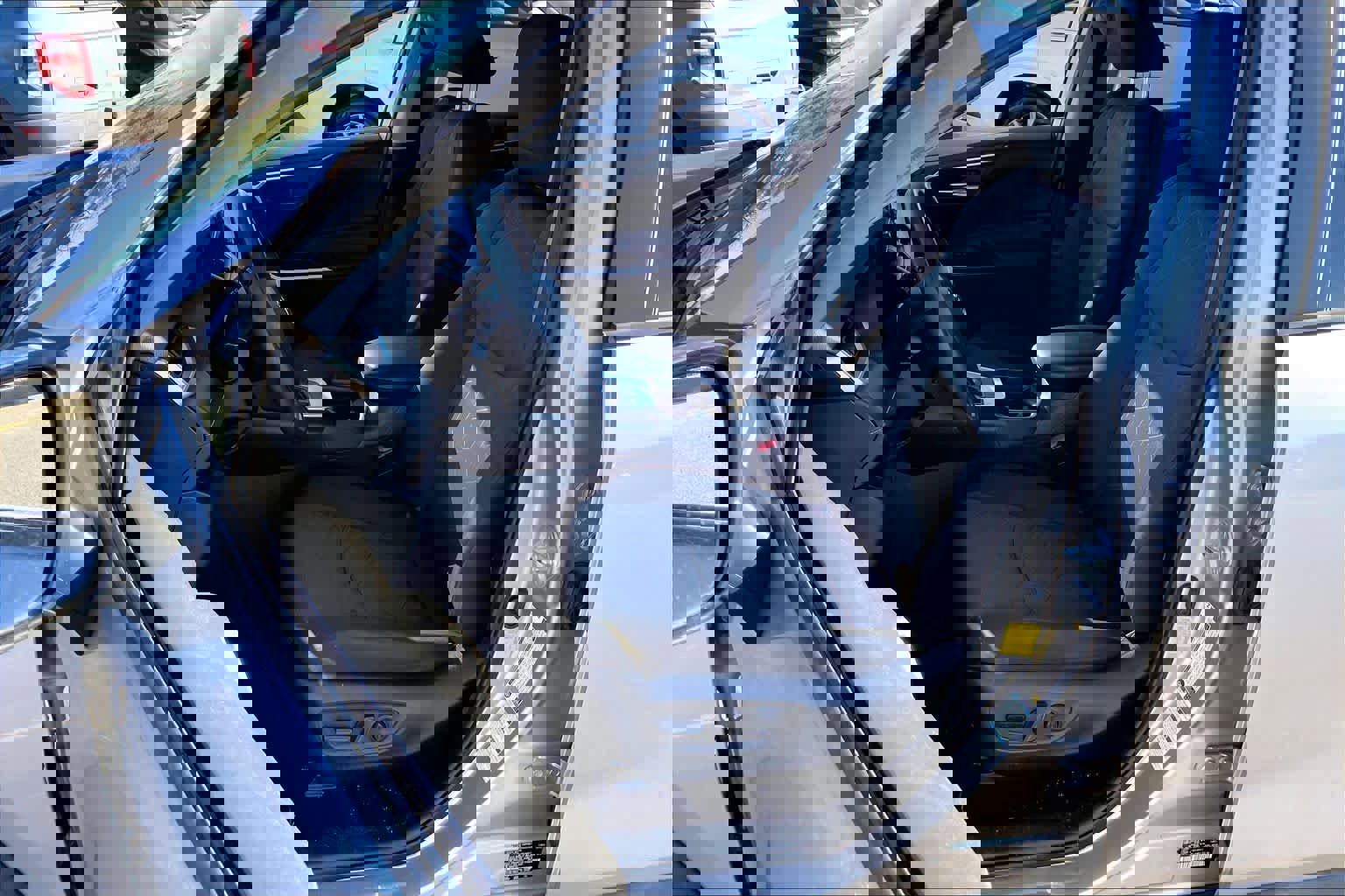 Used 2020 Toyota RAV4 XLE image 7