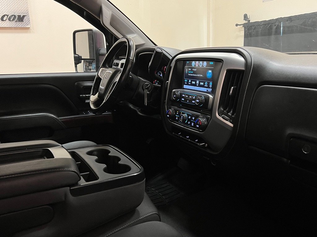 Used 2019 GMC Sierra 2500 SLE w/ SLE Preferred Package AWD/4WD image 17