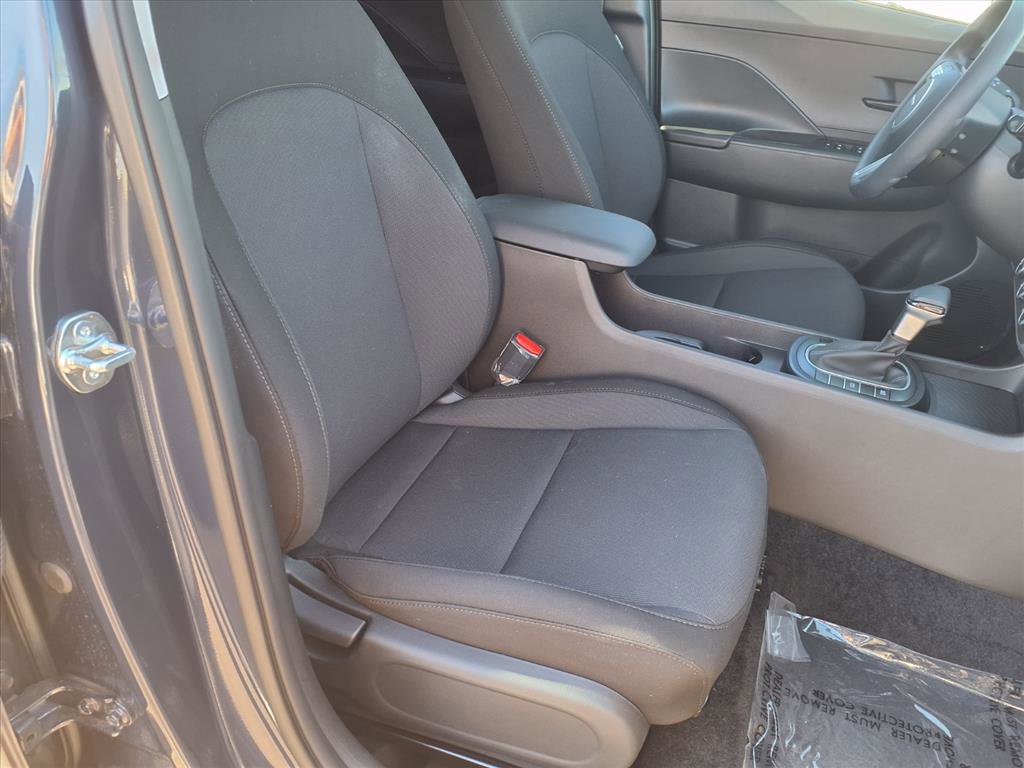 New 2026 Hyundai Kona SE image 7